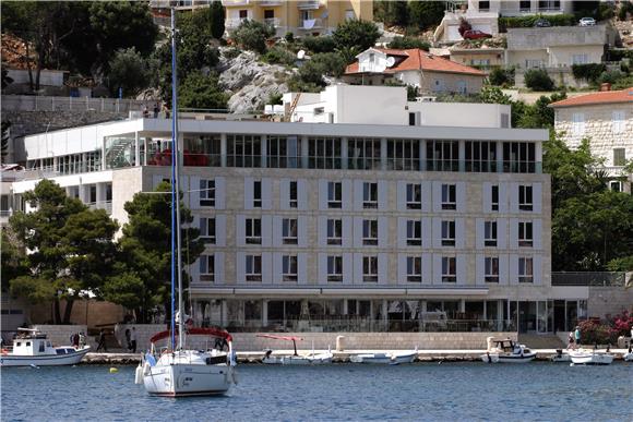 Sunčani Hvar s 25 posto više noćenja i 20 posto većim prihodima