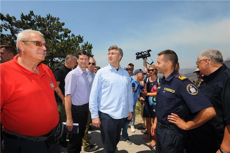 Premijer Plenković obišao Sitno Gornje, Podstranu i Žrnovnicu