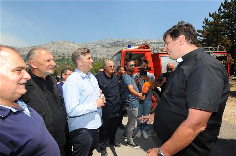 Premijer Plenković obišao Sitno Gornje, Podstranu i Žrnovnicu