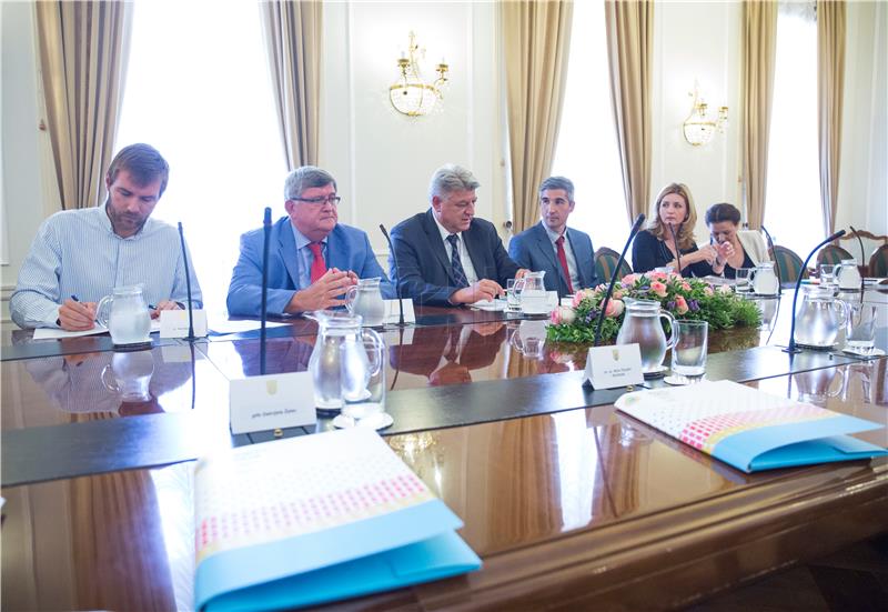 PM holds meeting on "Rijeka - European Capital of Culture 2020" project