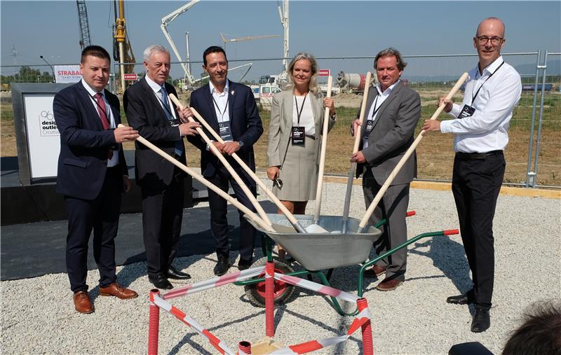 Polaganjem kamena temeljca obilježen početak gradnje outlet kompleksa Designer Outlet Croatia