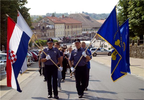 Obilježena obljetnica pogibije trojice policajaca - prvih braniteljskih žrtava u Daruvaru 