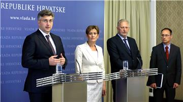 Plenković: Odbijam razgovor o ostavci Krstičevića, nema sukoba s predsjednicom