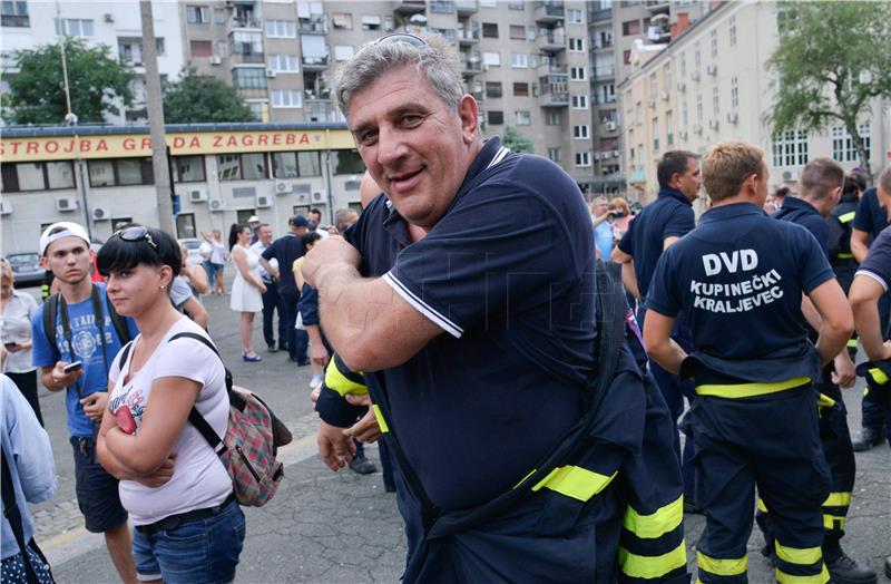 Povratak zagrebačkih vatrogasaca sa gašenja požara u okolici Splita