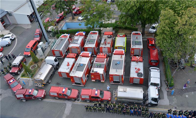 Povratak zagrebačkih vatrogasaca sa gašenja požara u okolici Splita