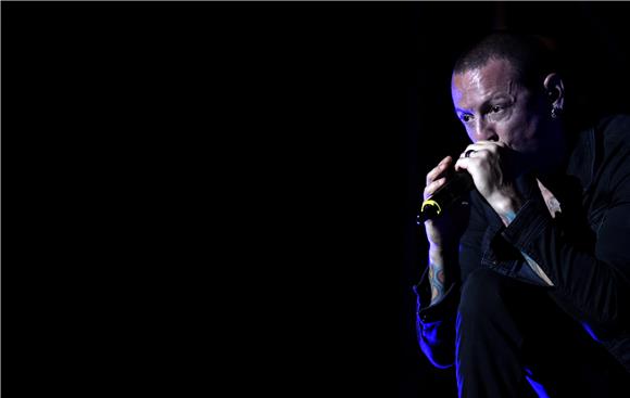 Pjevač Linkin Parka Bennington izvršio samoubojstvo