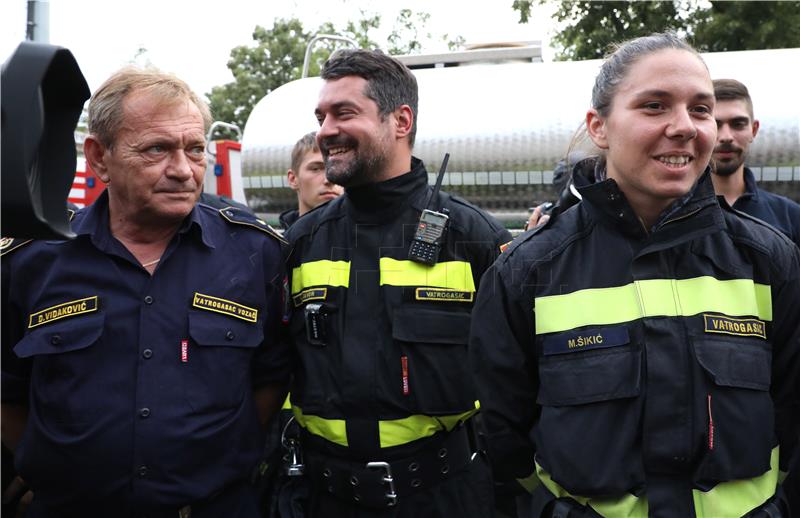 Povratak zagrebačkih vatrogasaca sa gašenja požara u okolici Splita