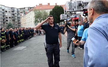 Povratak zagrebačkih vatrogasaca sa gašenja požara u okolici Splita