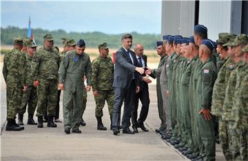 PM visits Firefighting Air Force unit and praises firefighters