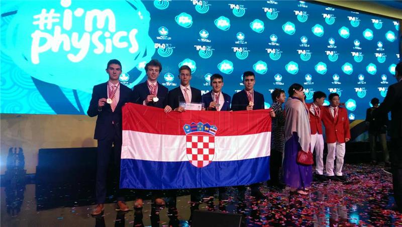 Croatian high school students win 4 medals at physics Olympiad