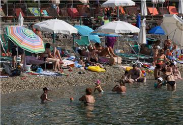 Turisti na opatijskoj plaži