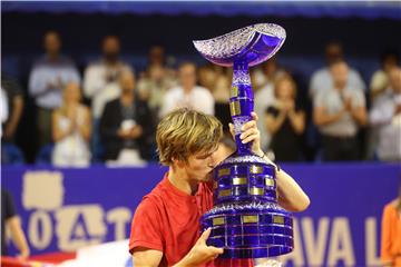 ATP Umag: finalni meč - dodjela pehara