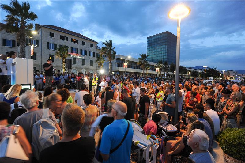 Protest rally held in Split after last week's wildfire