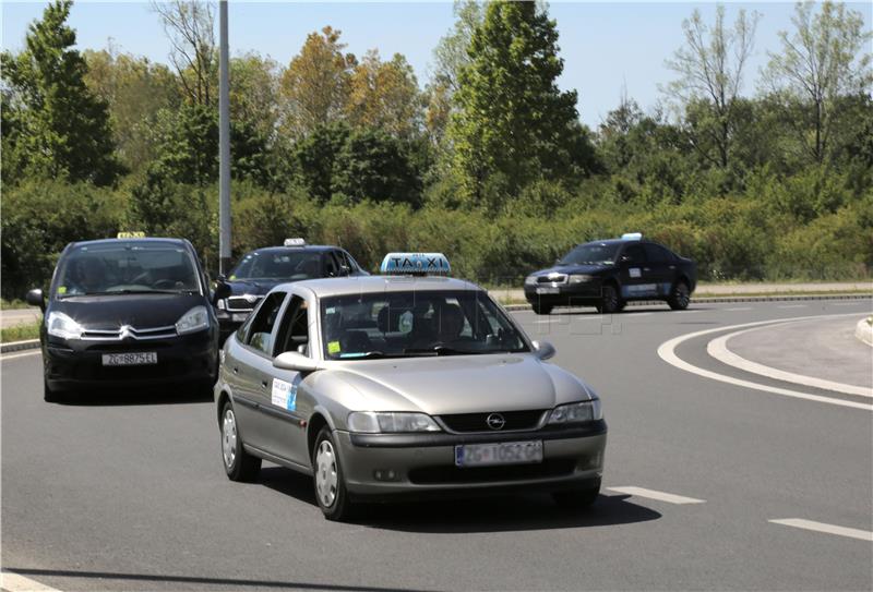 Prosvjed taksista u Zagrebu protiv Ubera