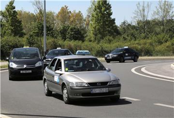 Prosvjed taksista u Zagrebu protiv Ubera