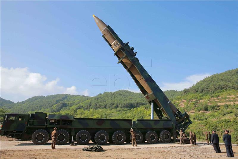 (FILE) (FILE) NORTH KOREA MISSILE LAUNCH