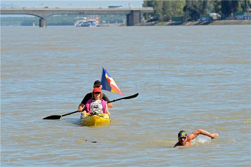 HUNGARY CURIOSITIES DANUBE SWIMMING ATTEMPT