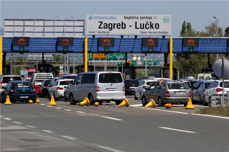 Kolone kod Lučkog