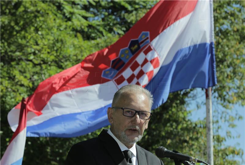 Božinović: Hrvatska pokušava gužve na granicama riješiti na najbolji mogući način