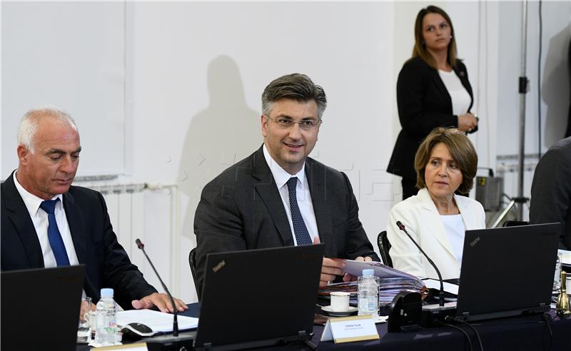 Plenković: Bit će potpisano 14 ugovora u vrijednosti više od 180 milijuna kuna.