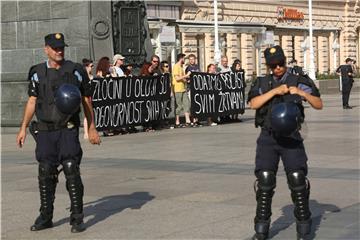 Antiratni skup Ženske mreže Hrvatske