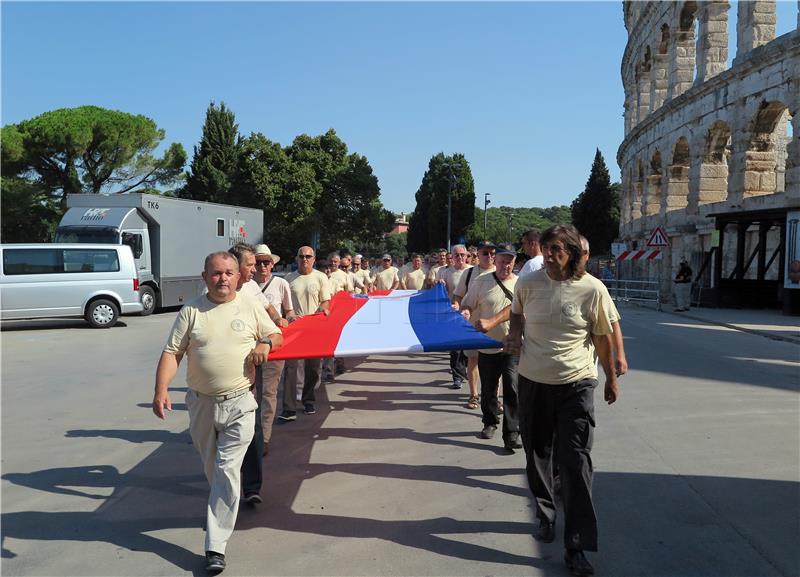 DAN POBJEDE U Puli više od tisuću sudionika na 5. mimohodu hrvatskih branitelja