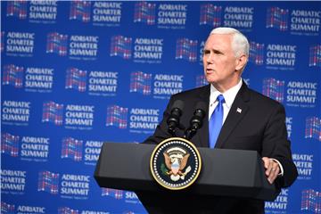 Pence: Moguće mirno rješenje krize u Venezueli