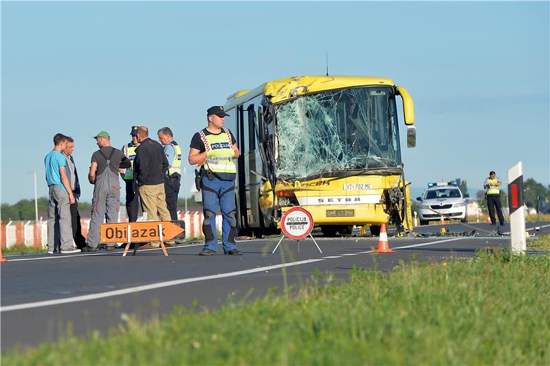 Varaždin: U sudaru dva autobusa i automobila 13 ozlijeđenih