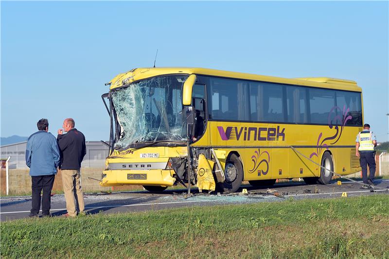 Varaždin: U sudaru dva autobusa i automobila 13 ozlijeđenih