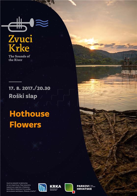 Irska grupa Hothouse Flowers nastupa na Roškome slapu u NP Krka