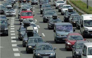 Tunel Sveti Rok zbog požara na vozilu zatvoren za sav promet