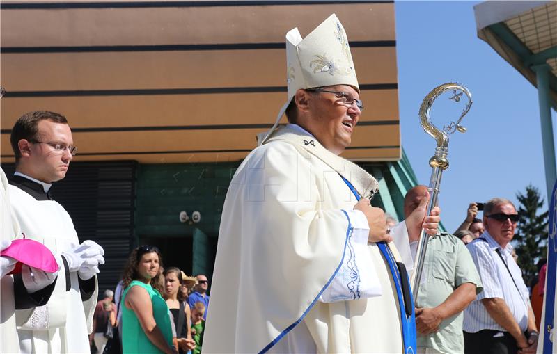 U aljmaškom svetištu Gospe od Utočišta nekoliko desetaka tisuća vjernika 