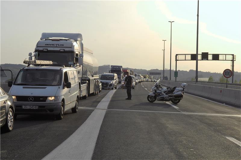 Dvije teže i jedna lakše ozlijeđena osoba u sudaru kod Kamenjaka