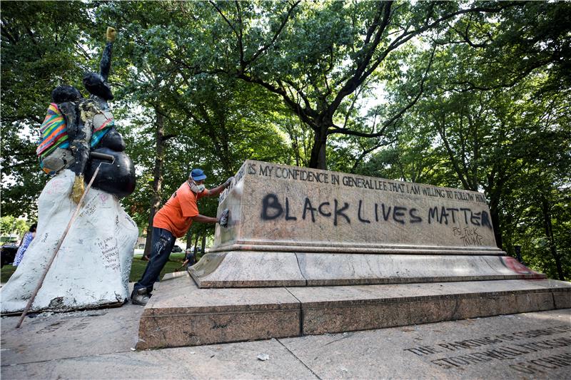 USA CONFEDERATE STATUES