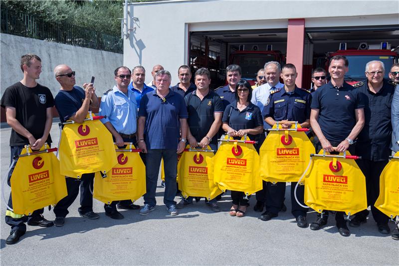 Vatrogasnoj zajednici Splitsko-dalmatinske županije donirana vatrogasna oprema