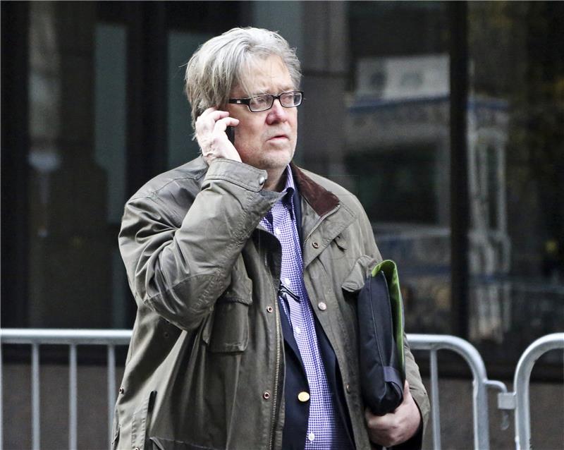 (FILE) USA GOVERNMENT BANNON OUT