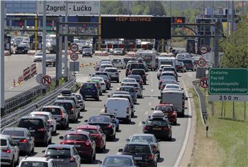 Na autocestama i trećeg vikenda u kolovozu ostvaren rast prihoda od cestarina 