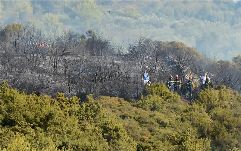 Više osumnjičenih zbog požara privedeno u kninsku policiju 