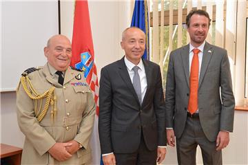 Defence Minister receives British Chief of the Defence Staff