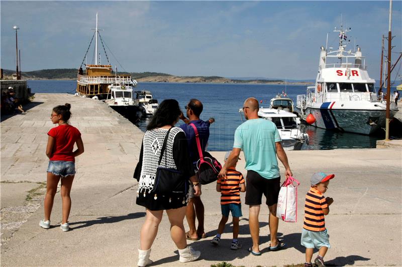 Goli Otok - turisti