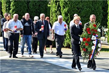 U organizaciji Koordinacije udruga proisteklih iz Domovinskog rata Grada Vukovara 2003. obilježen 'Dan Vukovarskih branitelja'