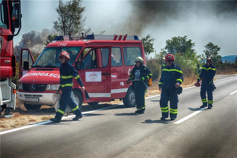 Pod nadzorom požar na području Lišana Ostrovičkih