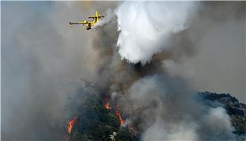  Požarište kod Vodica gasi pet protupožarnih aviona 