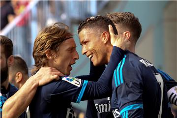 Modrić najbolji veznjak, Ronaldo igrač godine