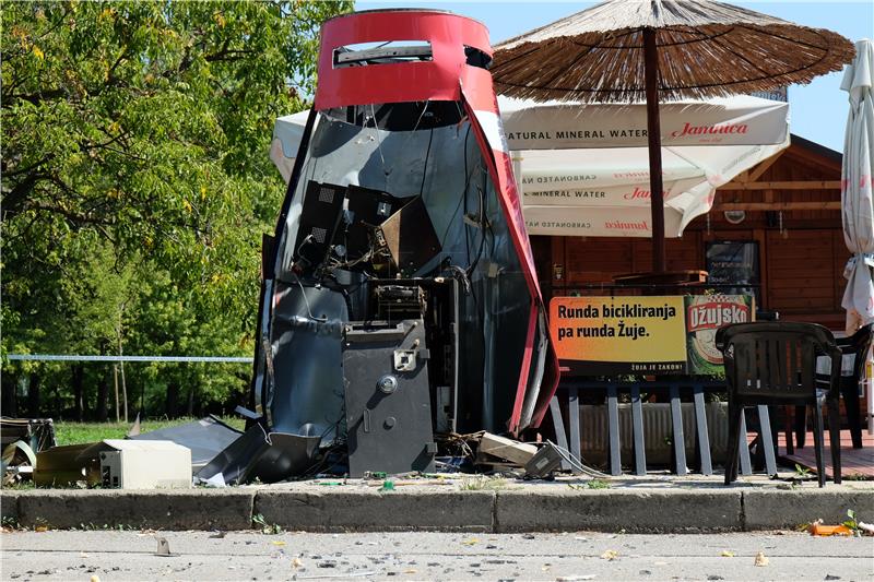 Zagreb: Lopovi na Jarunu raznijeli bankomat i ukrali novac  