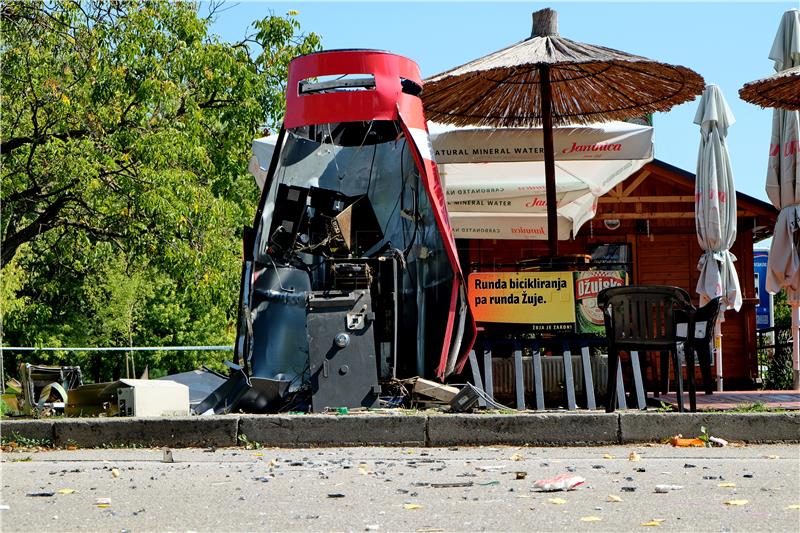 Zagreb: Lopovi na Jarunu raznijeli bankomat i ukrali novac