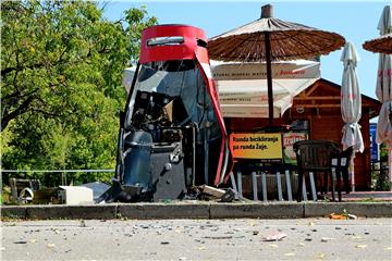 Zagreb: Lopovi na Jarunu raznijeli bankomat i ukrali novac