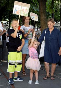 Prosvjed " Ne porezu na nekretnine"