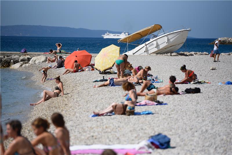 Split: Gliser se nasukao na plažu