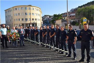 Šibenik: Vijenci za stradale vatrogasce